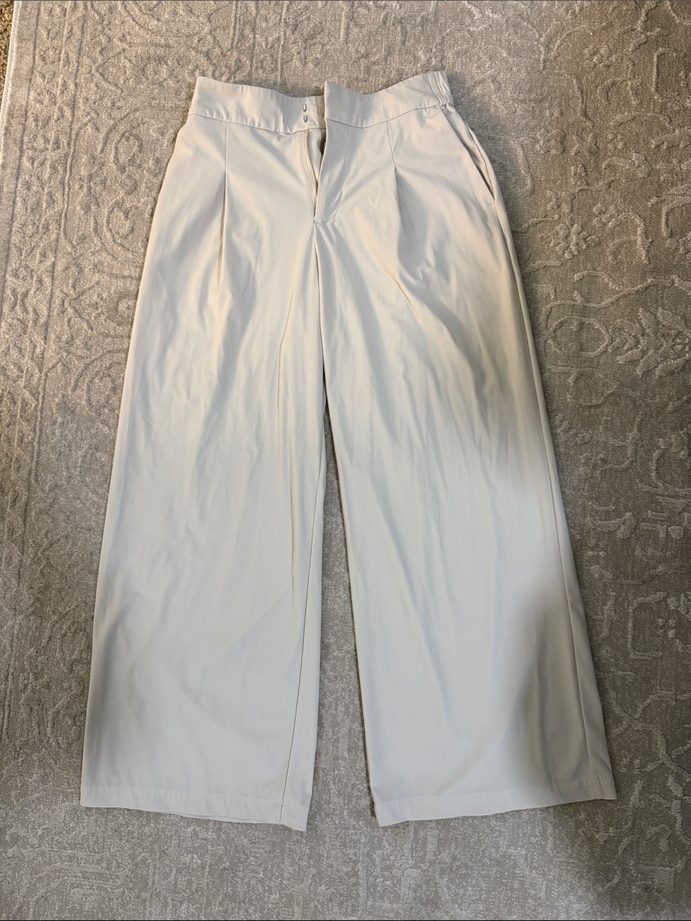 Athleta Men's Wide Leg Chinos in White